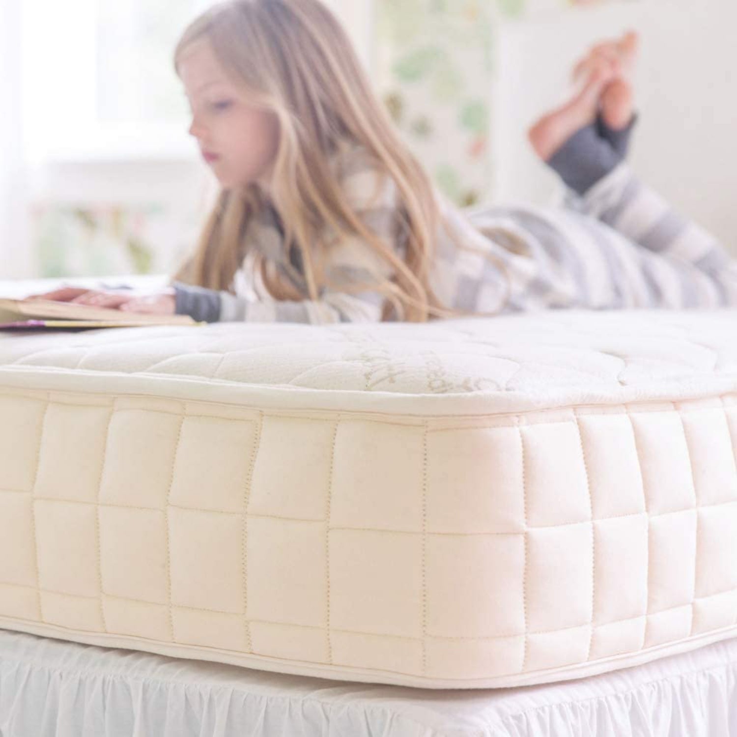 Naturepedic Verse Organic Kids Mattress, Firm Natural Mattress with Quilted Top, Non-Toxic, Queen Si