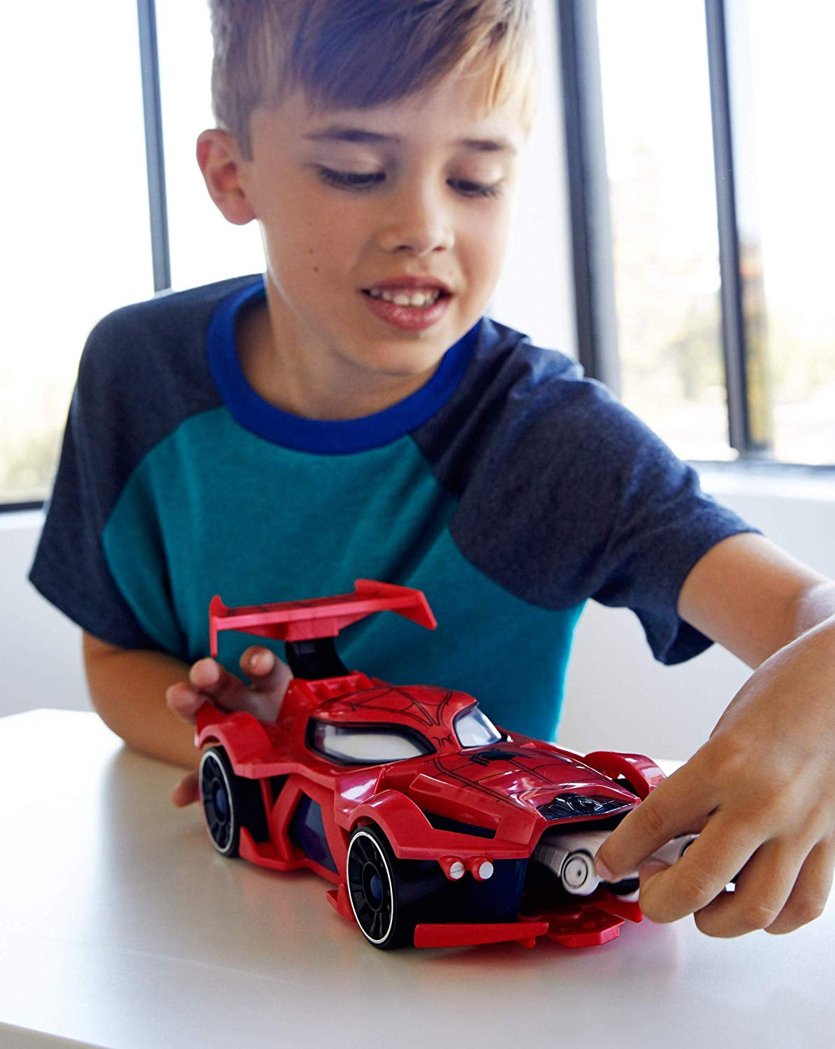 Hot Wheels Marvel Spider-man Web-Car Launcher