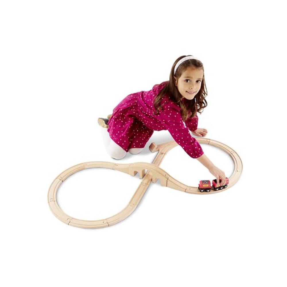 Melissa and Doug Figure 8 Train Set