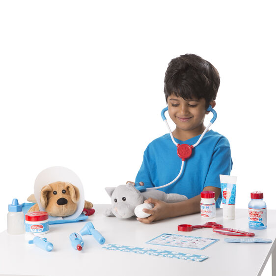 Melissa and Doug Examine & Treat Pet Vet Play Set