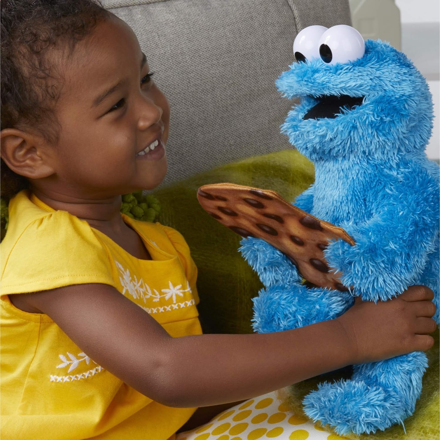 Sesame Street Peekaboo Cookie Monster Talking 13-Inch Plush Toy