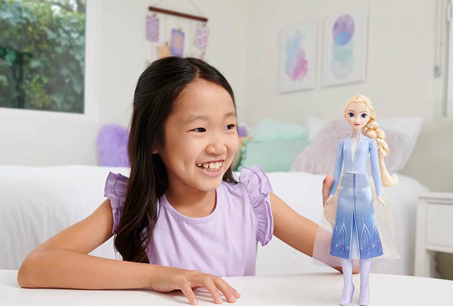 Mattel Disney Frozen by Mattel Elsa Fashion Doll & Accessory, Signature Look