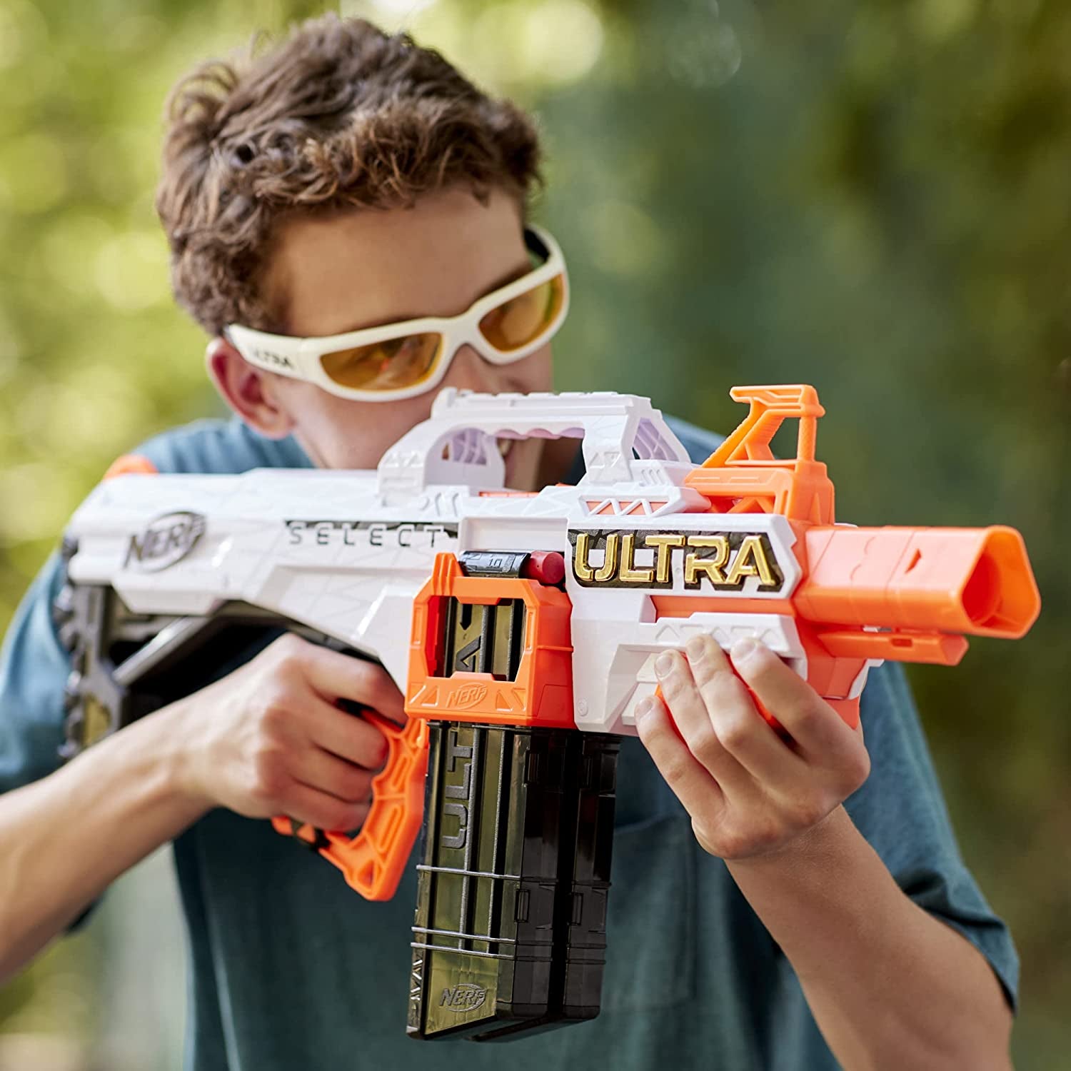 NERF Ultra Select Fully Motorized Blaster, Fire for Distance or Accuracy, Includes Clips and Darts