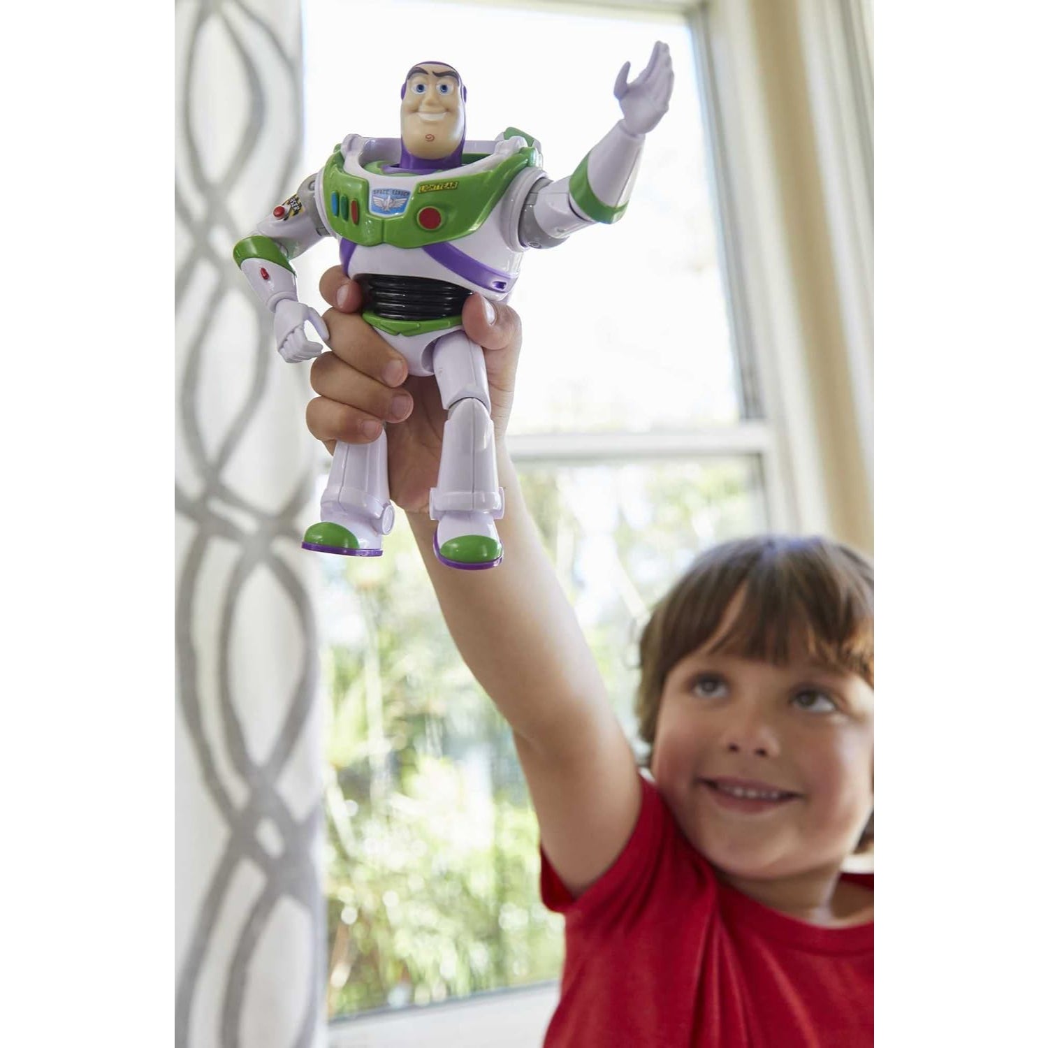 Mattel Disney Pixar Toy Story Action Figure, Posable Buzz Lightyear in Signature Spacesuit Look, Collectible Toy, 7-inch