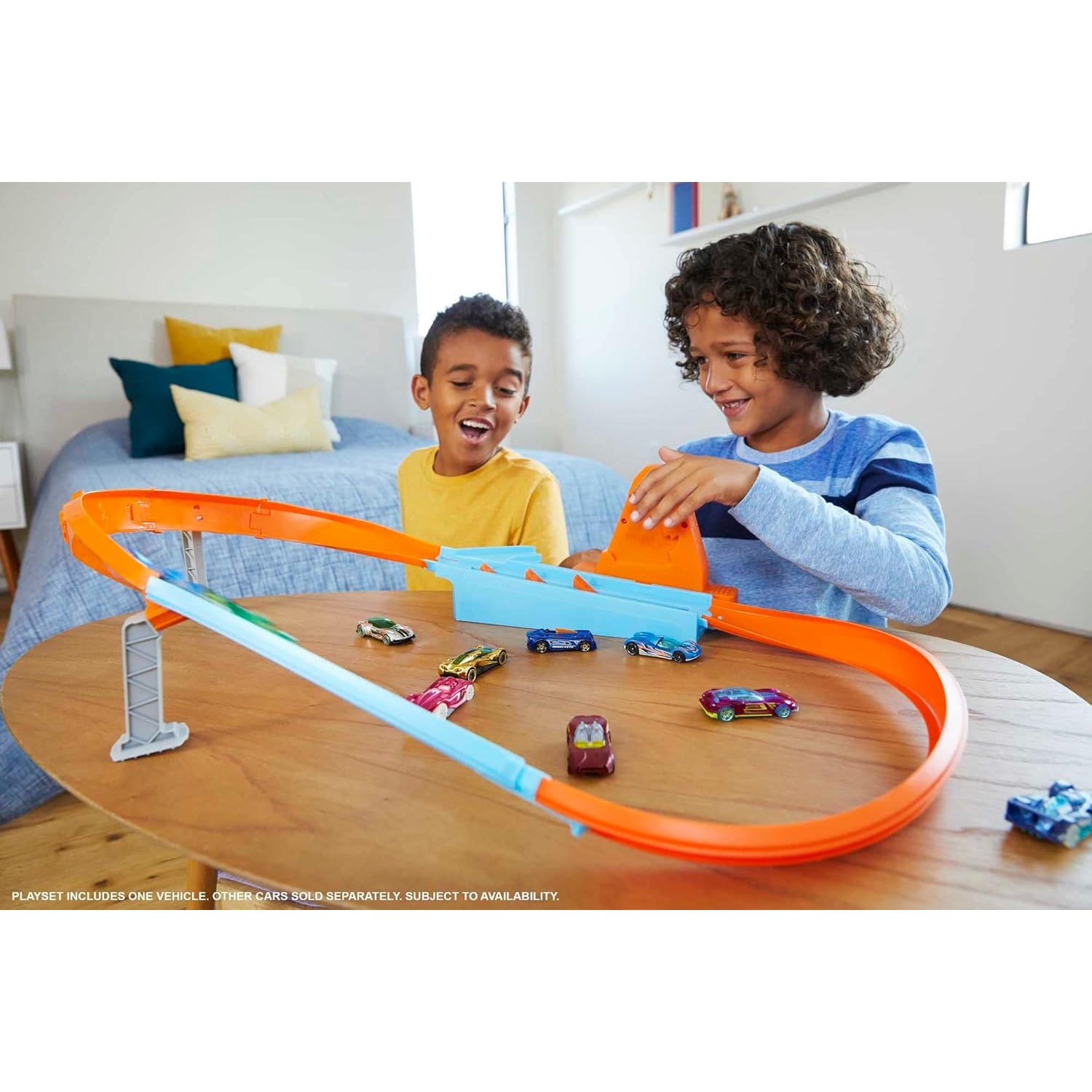 Mattel Hot Wheels Toy Car Track Set, Rapid Raceway Champion, Multi-Car Launcher, Includes 1:64 Scale