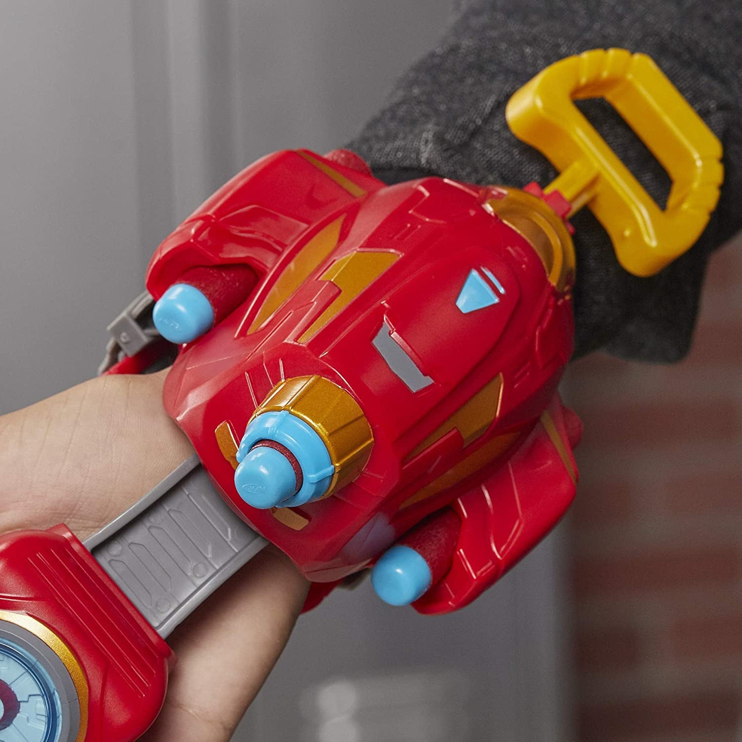 Hasbro Avengers NERF Power Moves Marvel Iron Man Repulsor Blast Gauntlet NERF Dart-Launching Toy for