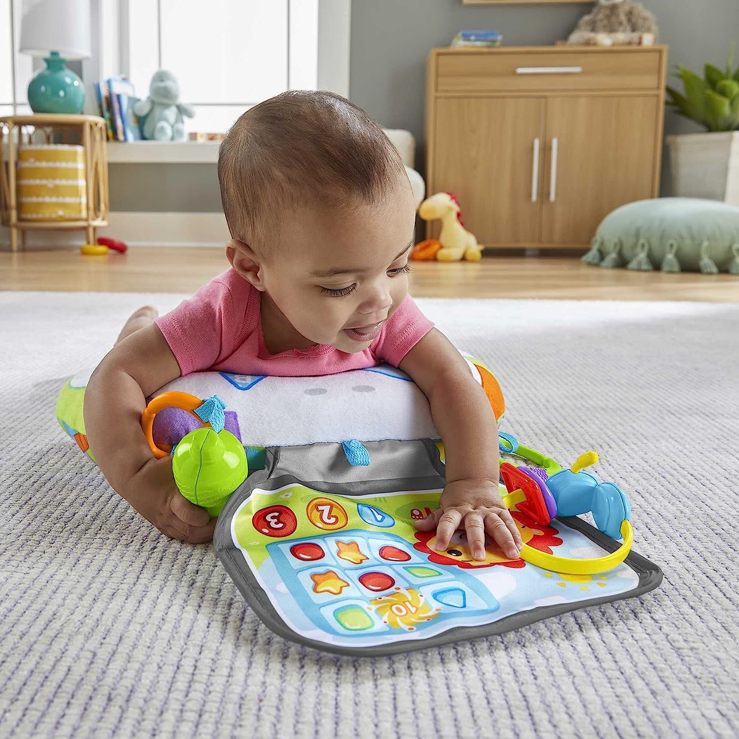 Fisher-Price Littlest Gamer Tummy Time Wedge with 2 Linkable Baby Toys